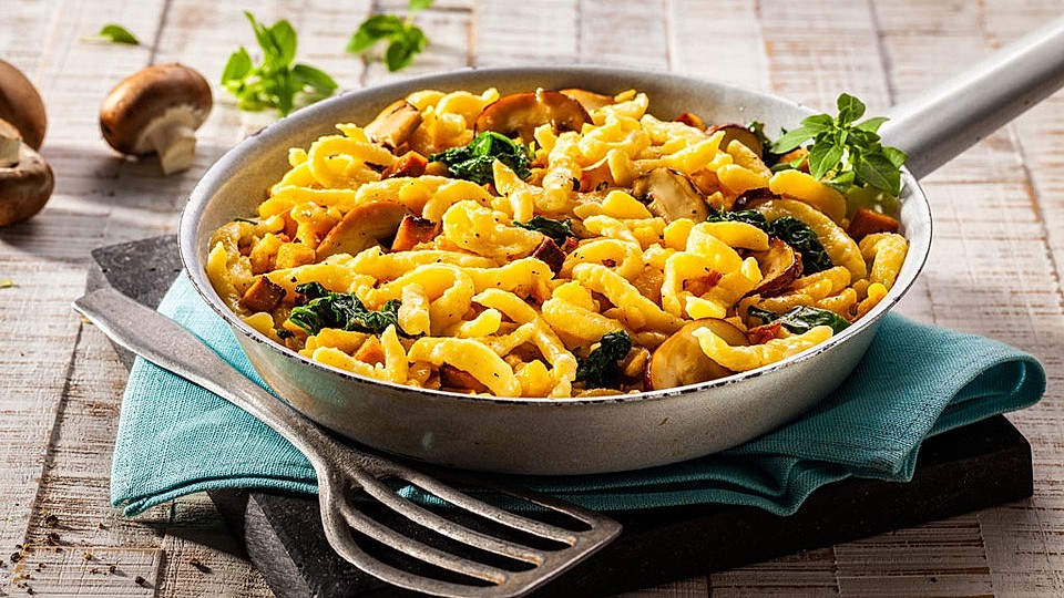 One-Pot-Spätzle mit Räuchertofu-image