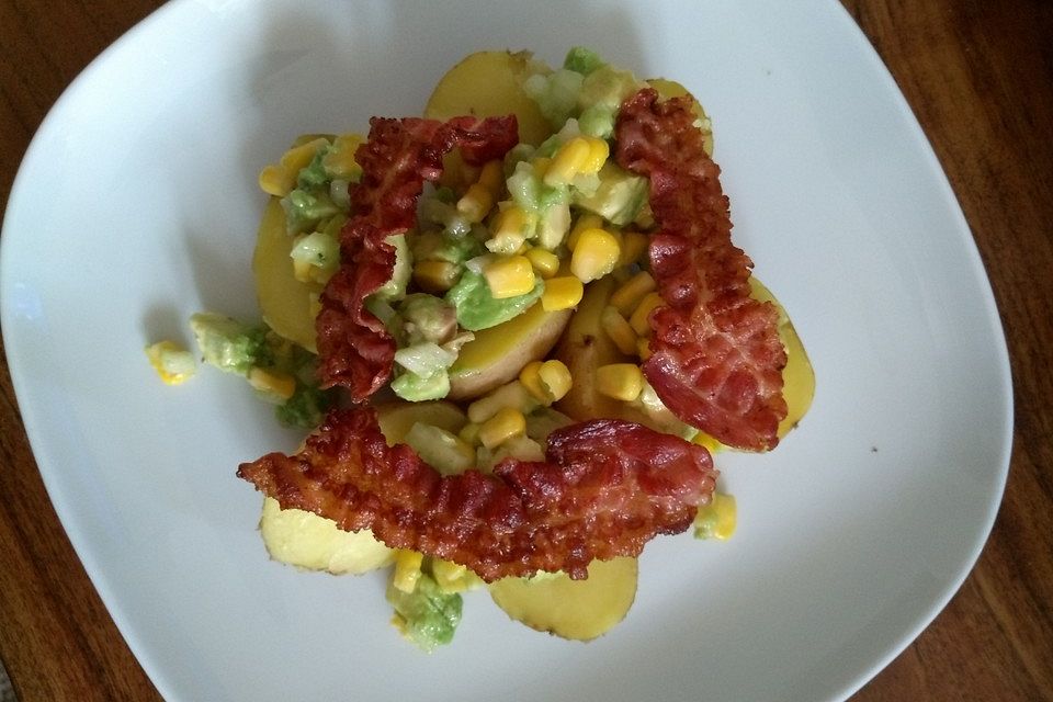 Avocado-Mais-Salat mit Knusperspeck