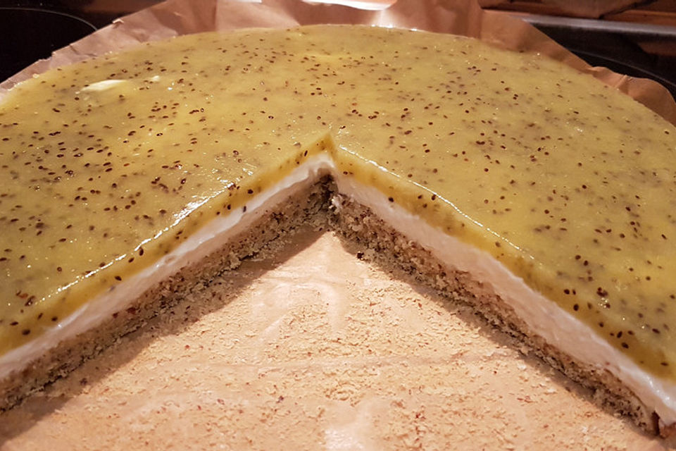 Fitness-Frischkäsekuchen mit Kiwi-Topping