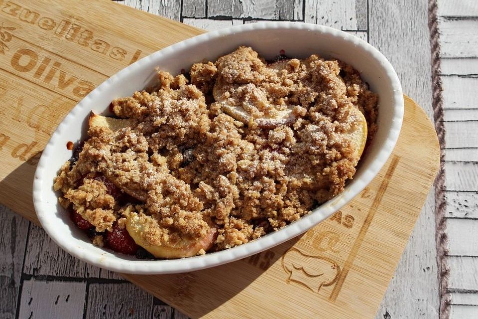 Apfel-Beeren-Crumble