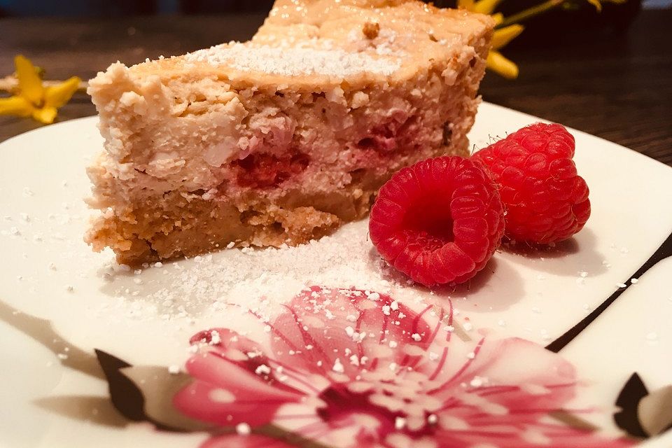 Käsekuchen mit Himbeeren, wenig Zucker und Kokosöl