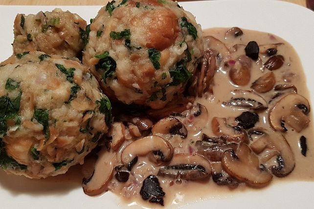 Connys Champignonrahmsoße mit schwarzem Knoblauch von Connyluna| Chefkoch