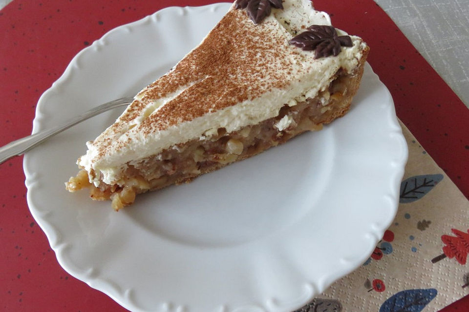 Apfelkuchen mit Sahne