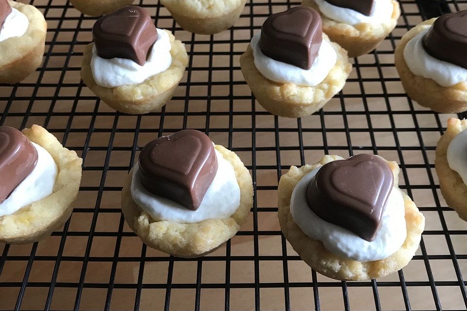 Mini-Tartelettes mit Quarkcreme