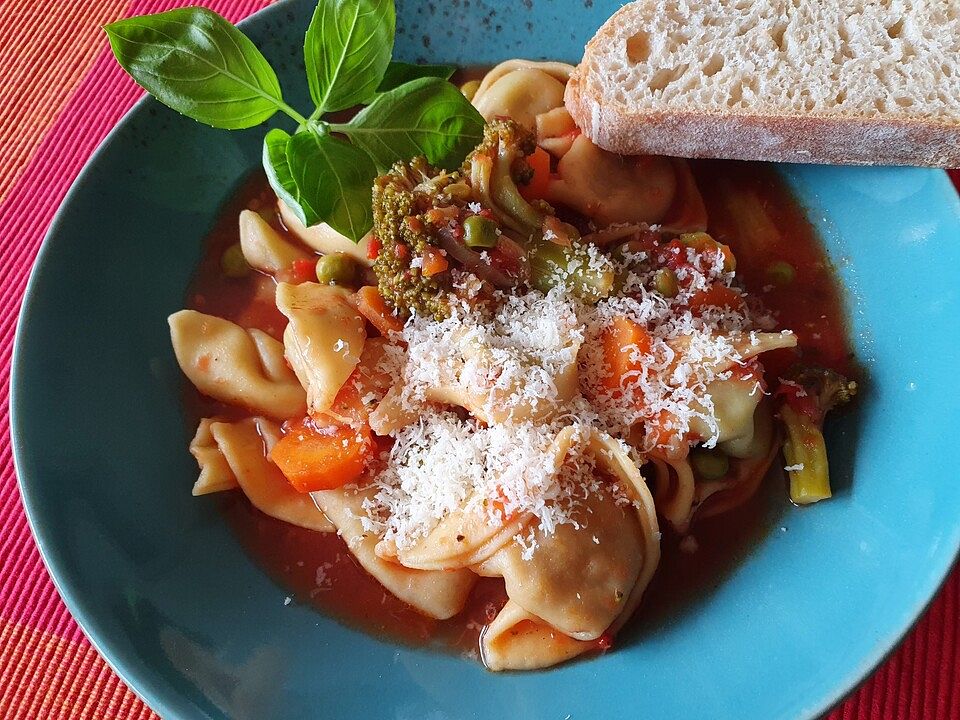 Italienischer Tortellini-Gemüse-Eintopf von McMoe| Chefkoch