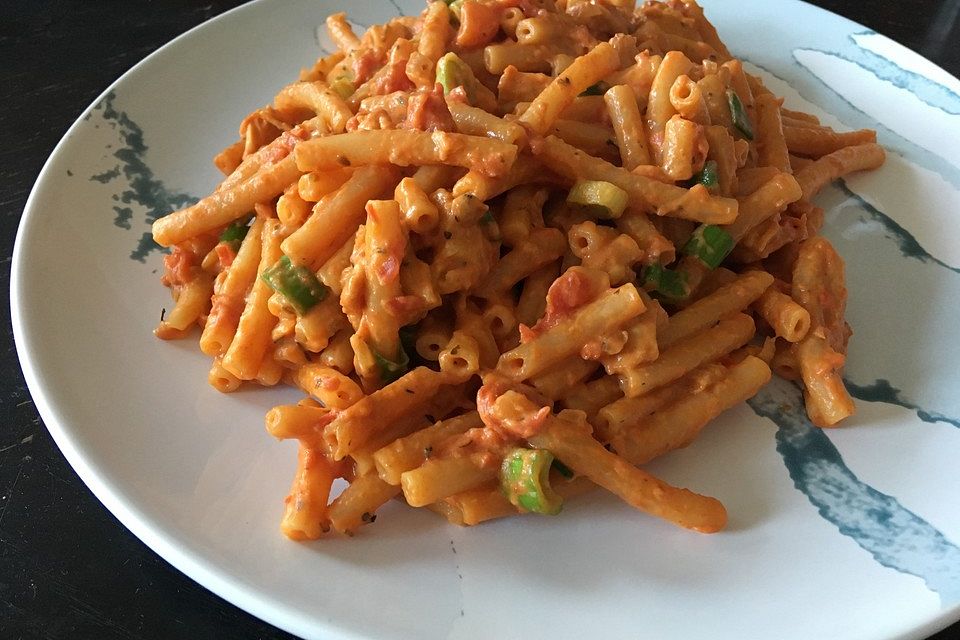 One Pot Creamy Cajun Chicken Pasta