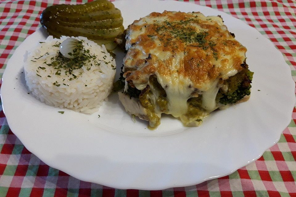 Seelachsfilet mit Brokkoli-Käse-Haube