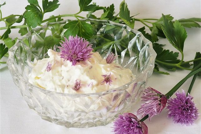 Schnittlauchblüten-Frischkäse von CherAndi| Chefkoch