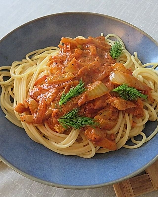 Spaghetti mit Fenchel - Tomaten - Soße