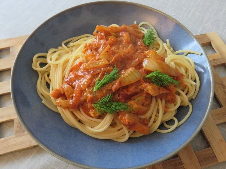 Spaghetti mit Fenchel - Tomaten - Soße von JuliaStgt| Chefkoch
