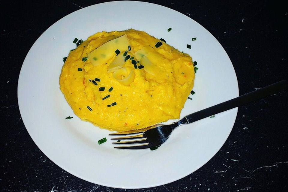 Cremige Polenta mit Bergkäse