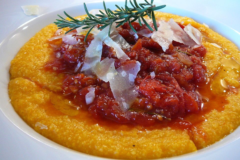 Cremige Polenta mit Bergkäse