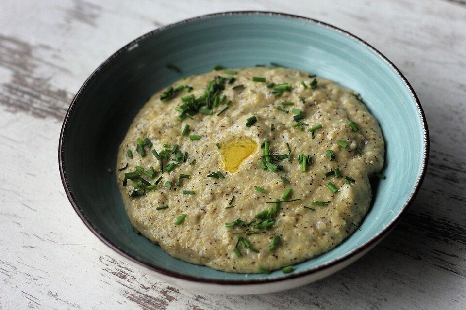 Cremige Polenta mit Bergkäse