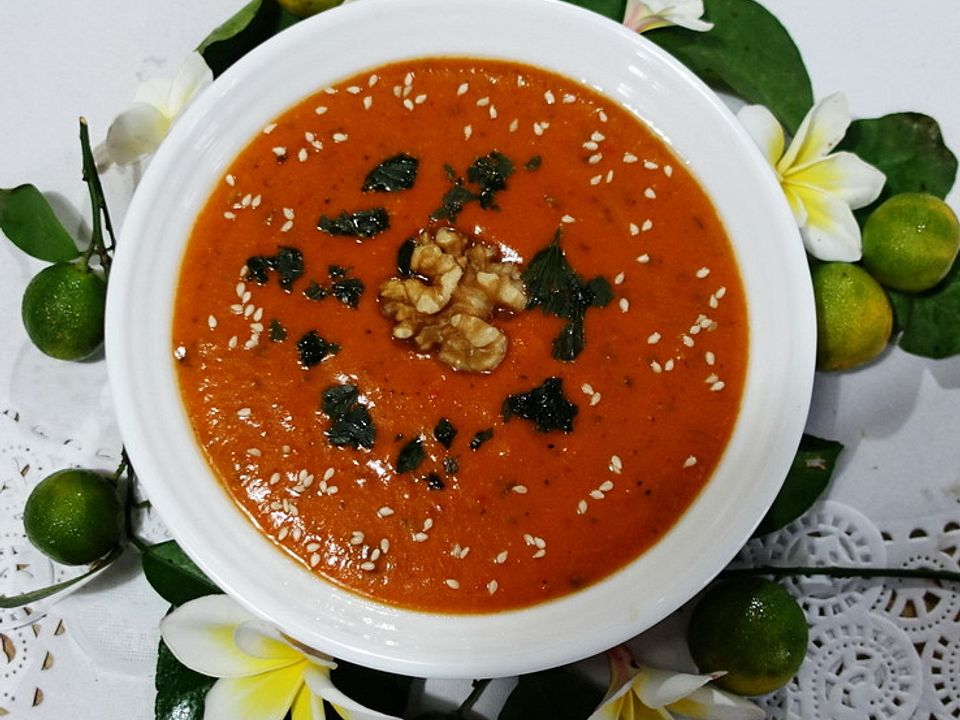 Exotische, würzig-scharfe, thailändische Tomatensuppe von dieter ...