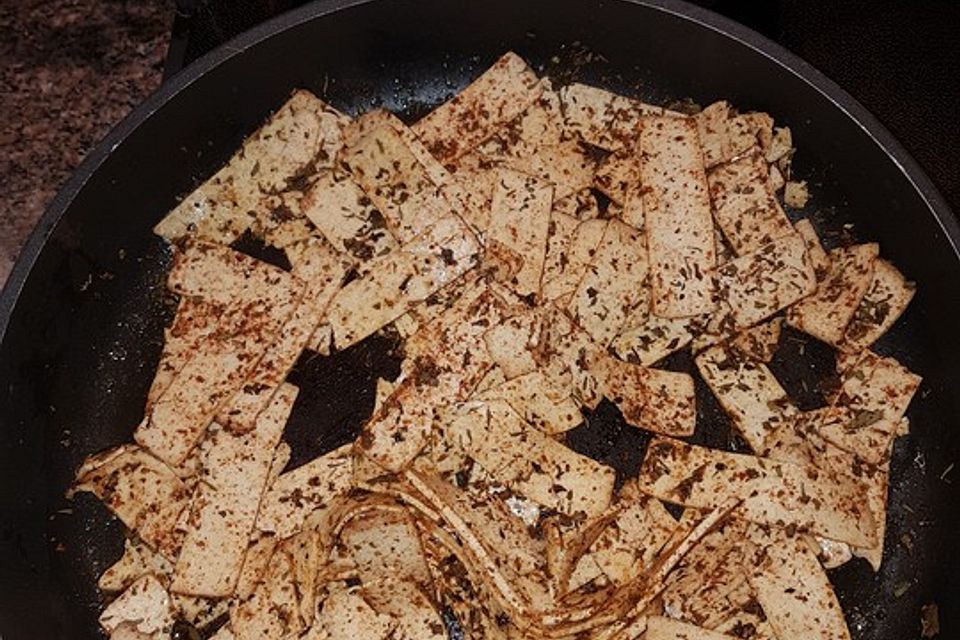 Vegetarisches Dürüm mit Räuchertofu und Halloumi Vegetarisches Dürüm mit Räuchertofu und Halloumi
