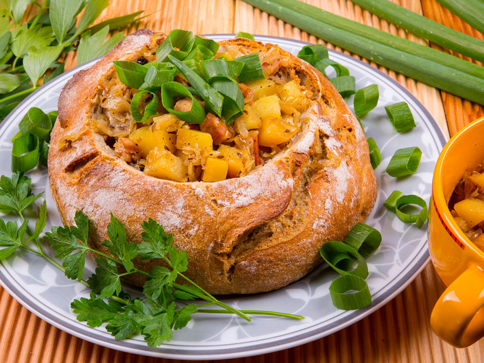 Rustikale Kasselerpfanne im Brotlaib von Corinas_Hexenküche| Chefkoch