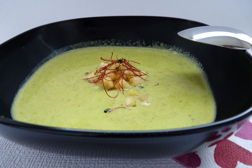 Kräutersuppe mit Kokosmilch