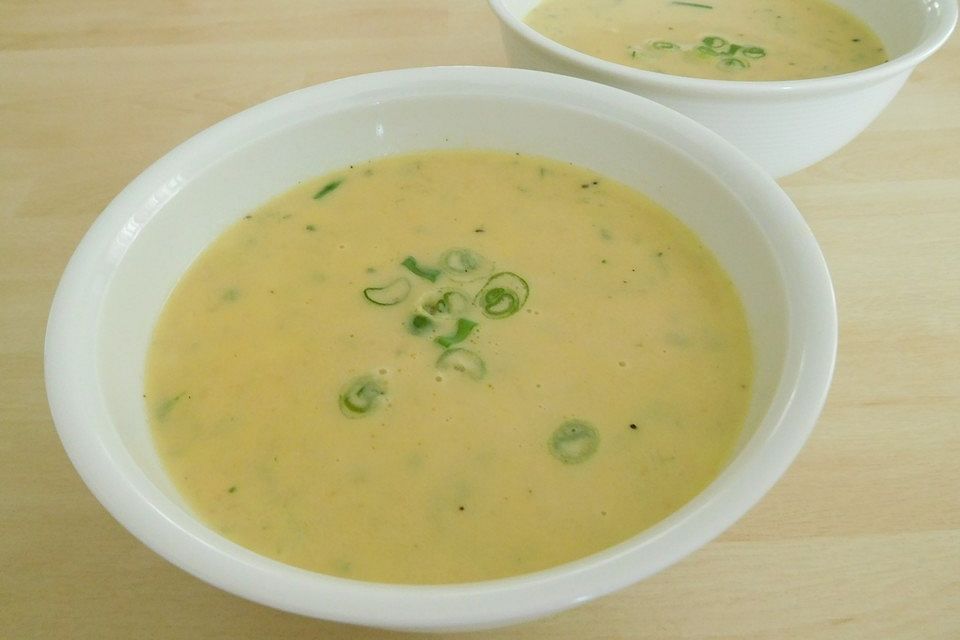 Kräutersuppe mit Kokosmilch