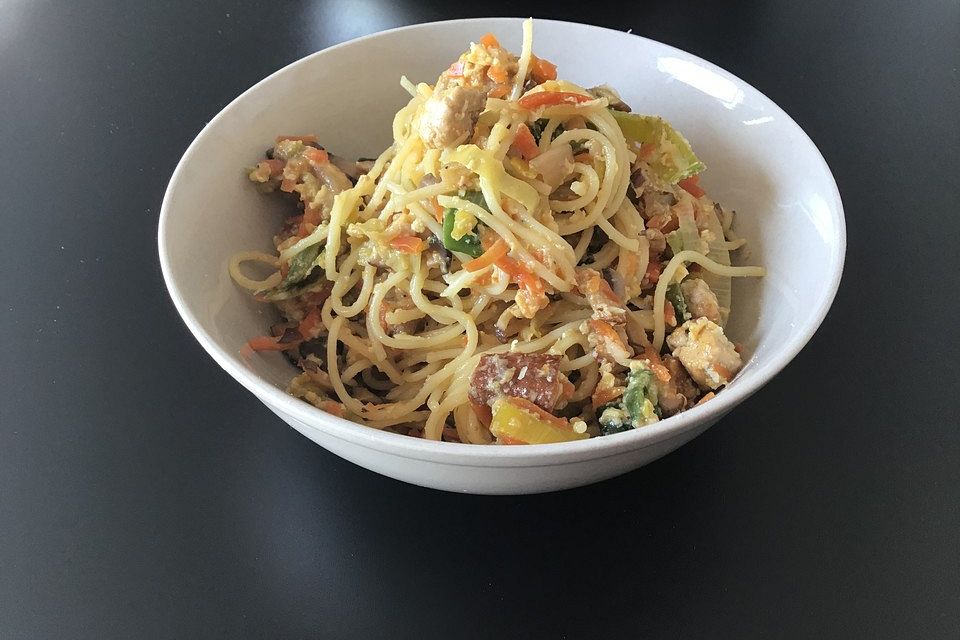 Capellini Carbonara mit Gemüse und Räuchertofu