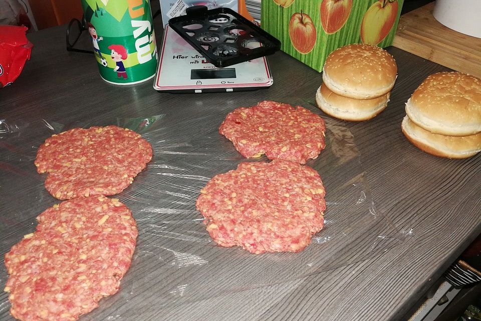 Sarahs Burgerpatty mit Cheddar