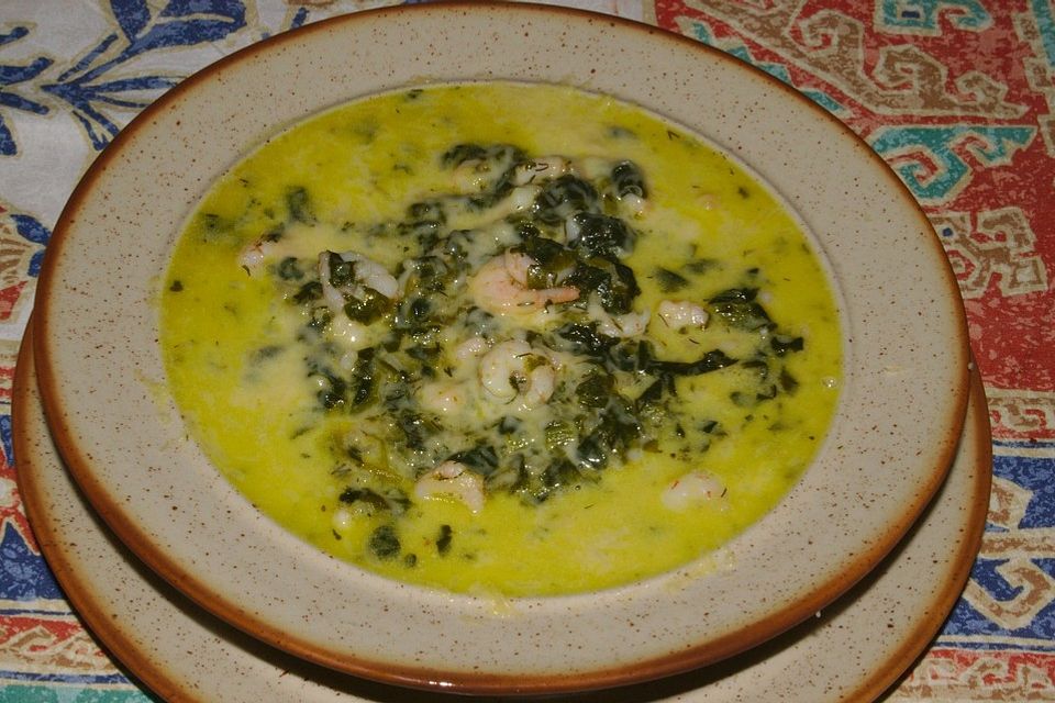 Spinatsuppe mit Eismeergarnelen