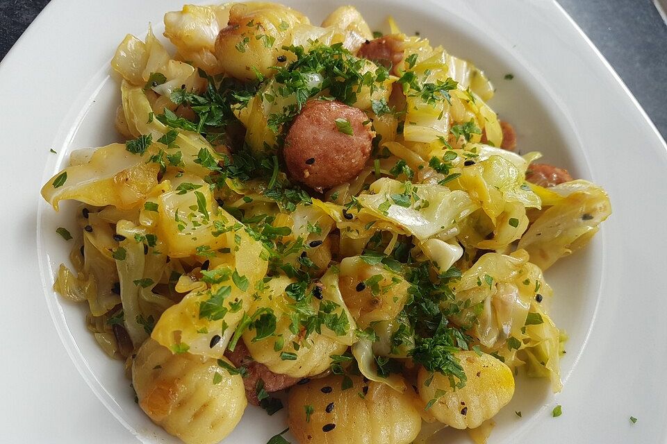 Angis Gnocchi-Spitzkohl-Pfanne mit Chorizo