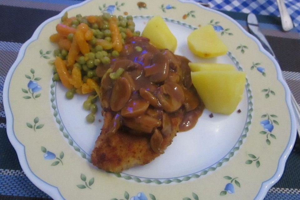 Putenschnitzel mit Jägersoße auf italienisch