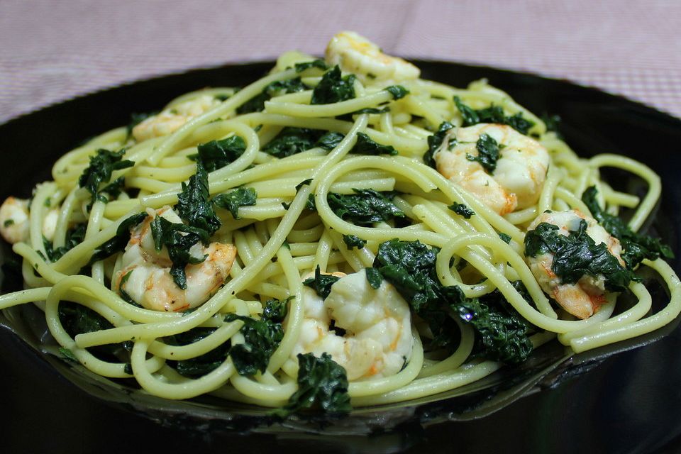 Spaghetti mit Scampi und Spinat