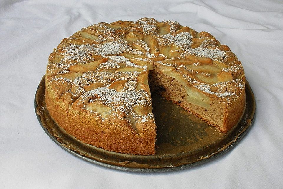 Gedeckter Birnenkuchen