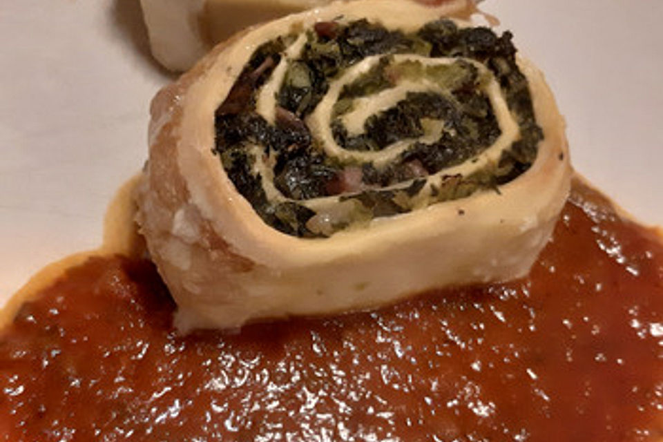 Wirsingstrudel mit Nudelteig