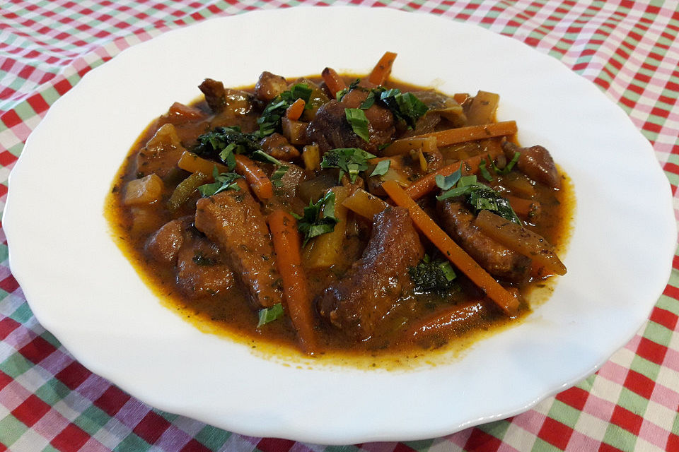 Geschnetzeltes Schweinefleisch Art Stroganoff