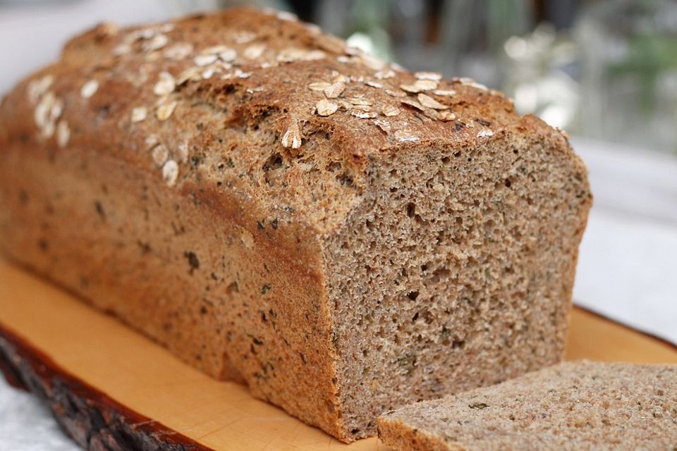 Dinkel-Bärlauch-Brot mit Chiasamen