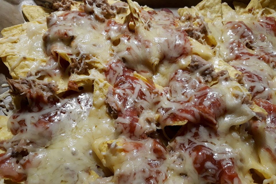 Überbackene Nachos mit Thunfisch - Partysnack