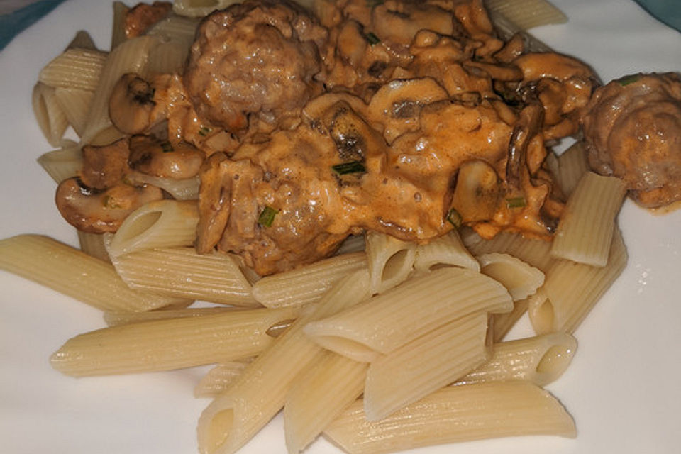 Pilz-Hack-Pfanne mit Penne