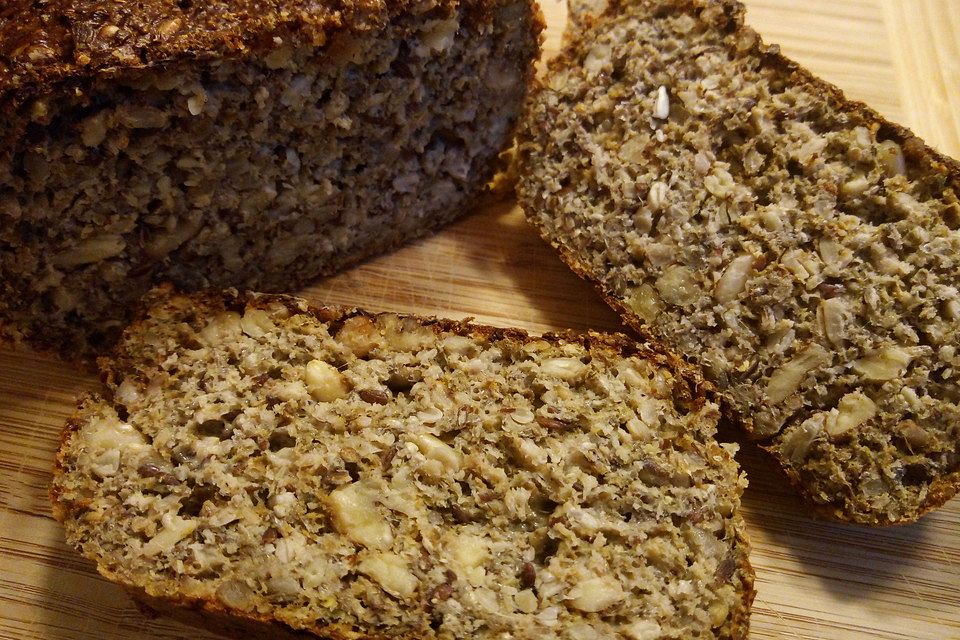 Walnuss-Pinienkern-Brot low carb