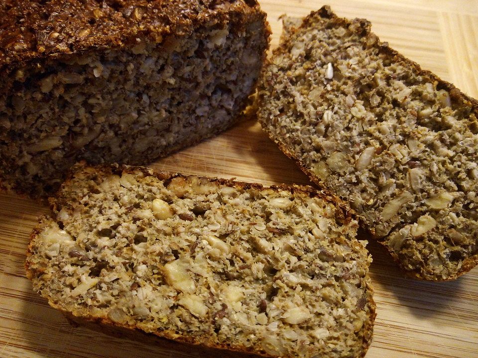 Walnuss-Pinienkern-Brot low carb von KrümelmonsterTiffy| Chefkoch