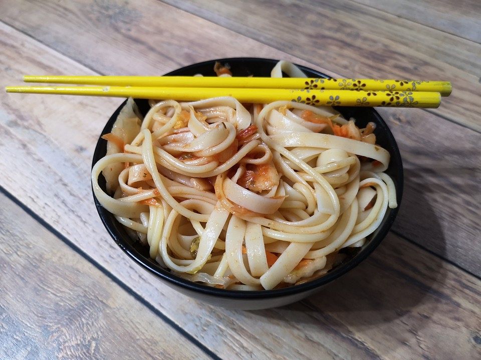 Nudeln mit Kimchi