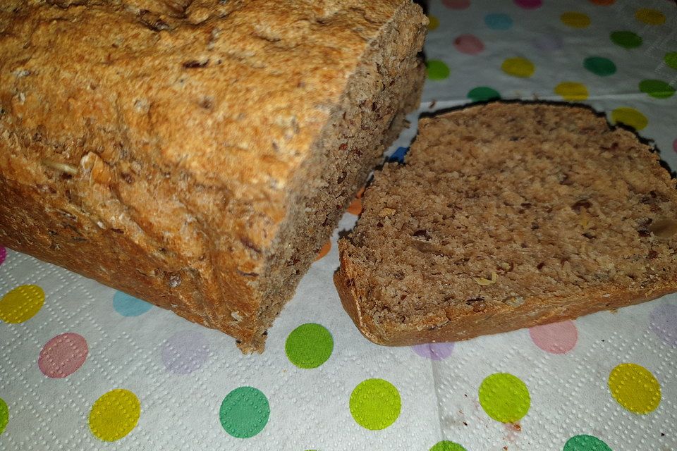 Vollkornbrot mit Piment, Koriander und Chiasamen