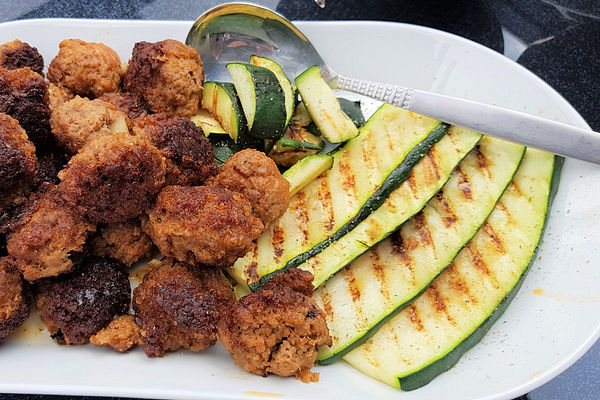 Gegrillte Zucchini mit Knoblauch und Olivenöl von domi_1987 | Chefkoch