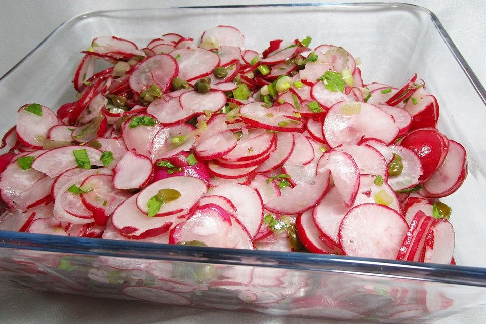 Radieschensalat mit Zitronen-Kapern-Vinaigrette oder Zitronen-Gurken-Vinaigrette