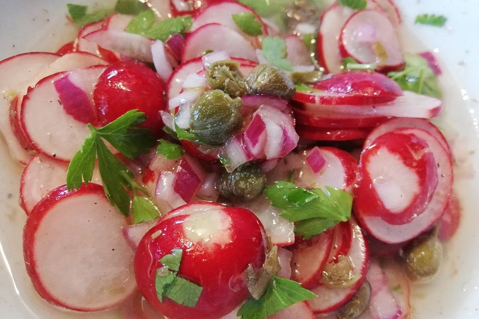 Radieschensalat mit Zitronen-Kapern-Vinaigrette oder Zitronen-Gurken-Vinaigrette