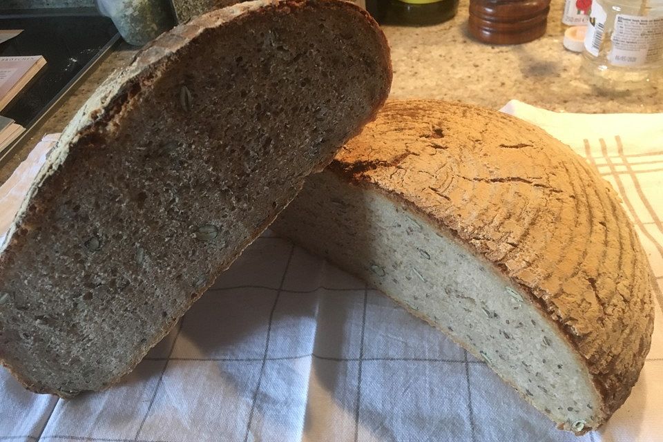 Rustikales Krustenbrot