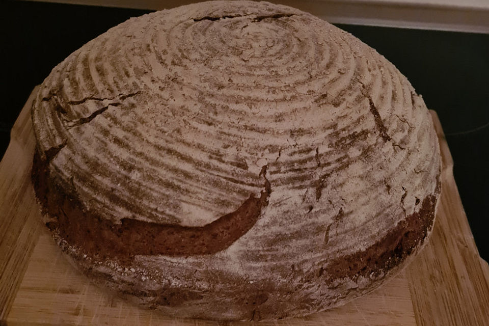 Rustikales Krustenbrot