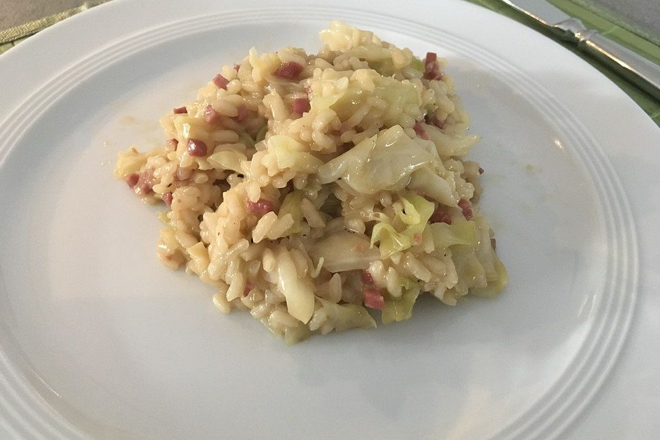 Risotto à la Angelo mit Spitzkohl und Schinkenwürfeln