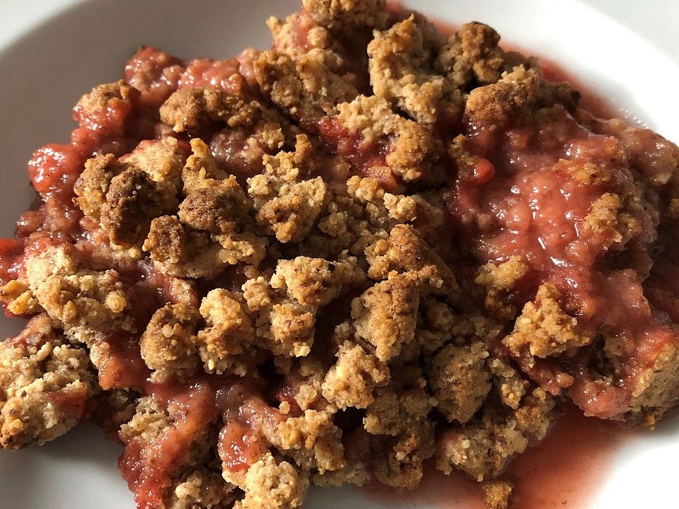 Erdbeer-Crumble mit Kokos und Mandeln von binis | Chefkoch