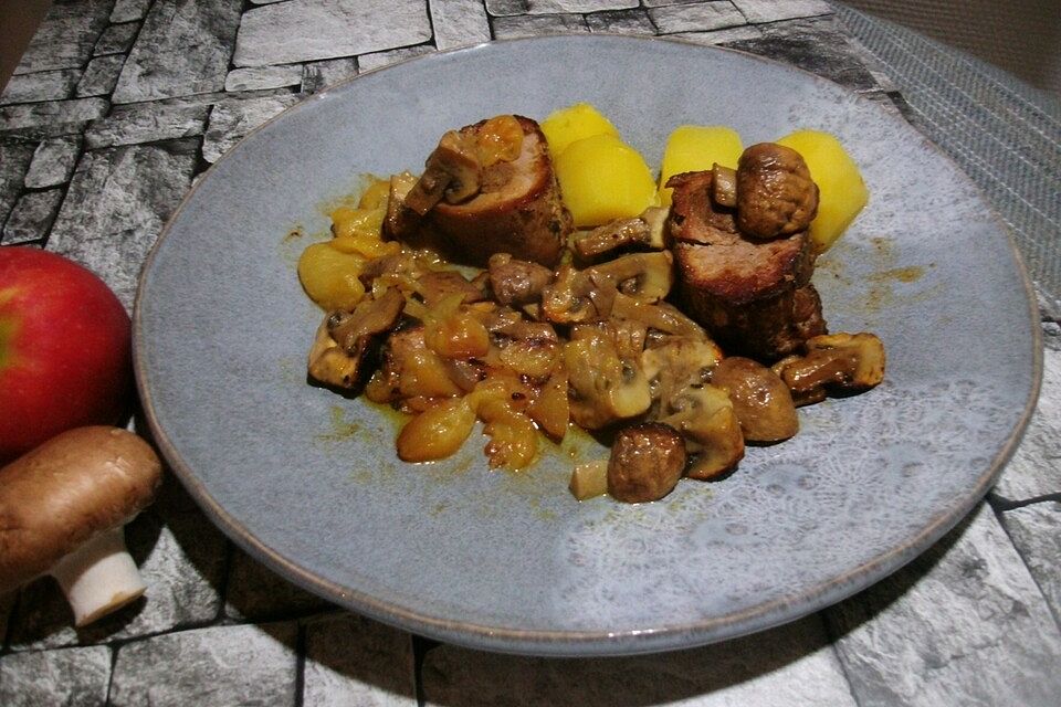 Schweinemedaillons mit Champignon-Apfelsauce