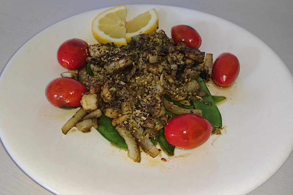 Riesengarnelen mit Kaiserschoten und Tomaten