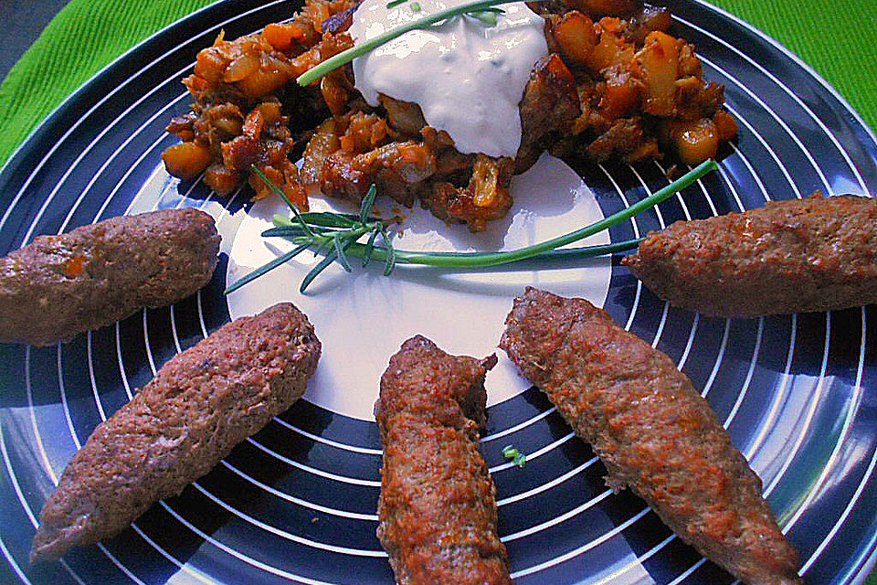 Auberginen - Kartoffelpfanne mit Kräuterjoghurt