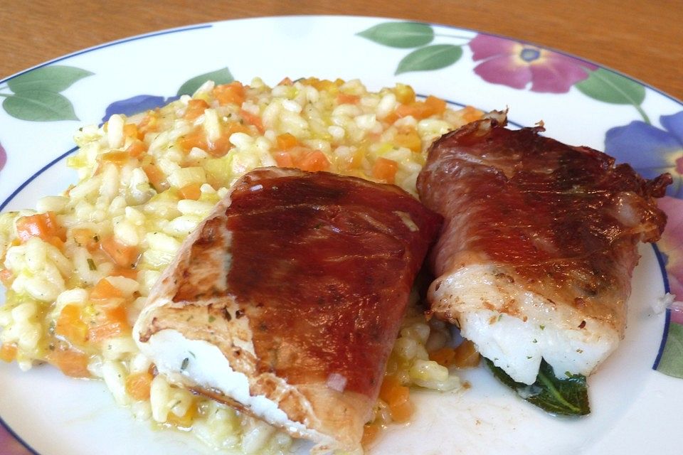 Heilbutt-Saltimbocca mit Möhren-Lauch-Risotto