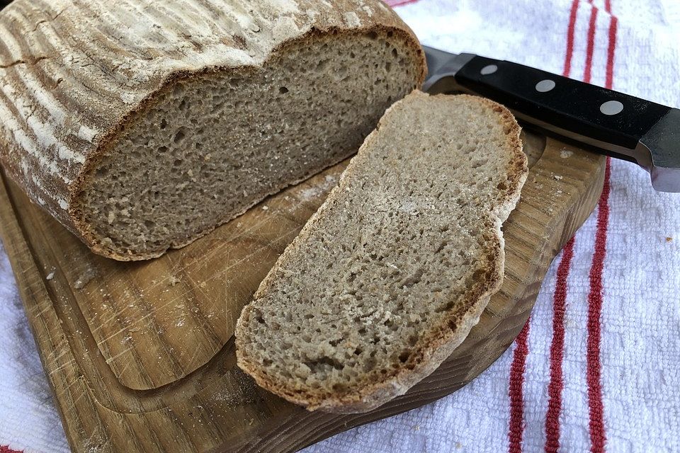 Herzhaftes Roggenmischbrot mit Sauerteig